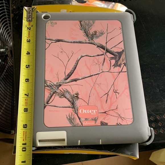 OTTER box defender realtree pink camo case for iPad 4th generation and new iPad - Picture 7 of 8